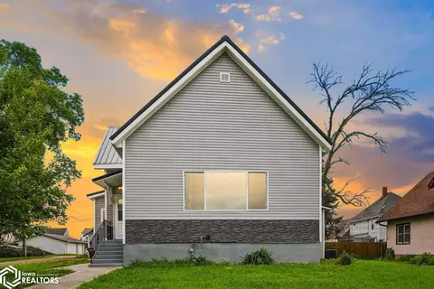 208 N 3rd St, Marshalltown, IA 50158