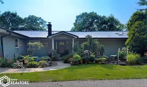 26339 215 Ave, Delhi, IA 52223