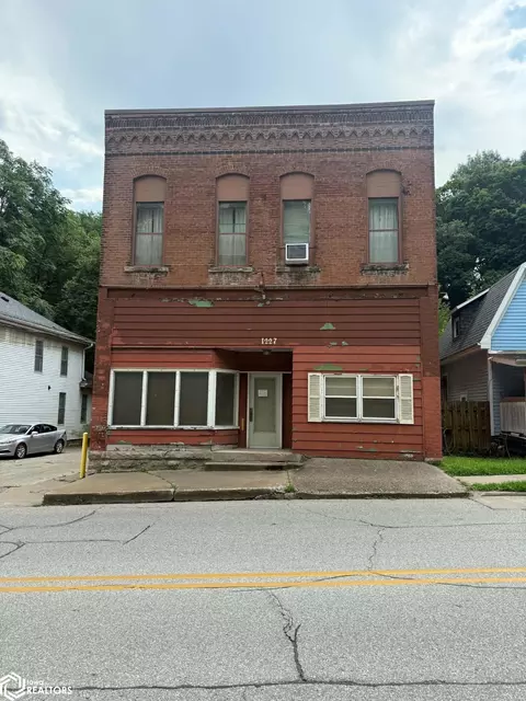 1227 Agency St, Burlington, IA 52601