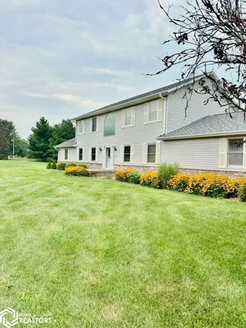 11332 Lakeside Dr, Burlington, IA 52601