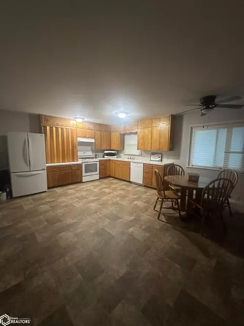 Kitchen - 340 70th, Dows, IA 50071 photo 2 of 6