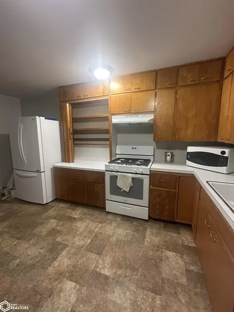 Kitchen - 340 70th, Dows, IA 50071 photo 4 of 6