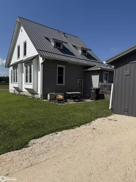308 E Seymour St, Danville, IA 52623