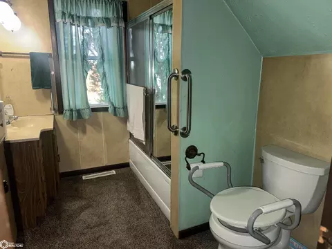 Bath - 1755 130th Ave, Murray, IA 50174 photo 1 of 1