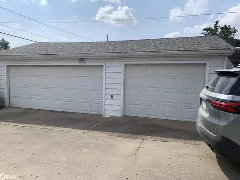 410 W Main St, Knoxville, IA 50138