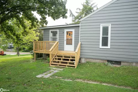 Exterior - 80 S 12th St, Hamilton, IL 62341 photo 2 of 2