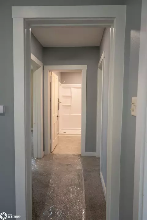 Entry Way - 80 S 12th St, Hamilton, IL 62341 photo 1 of 1