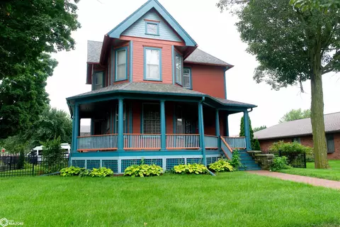 302 SW Jackson St, Greenfield, IA 50849