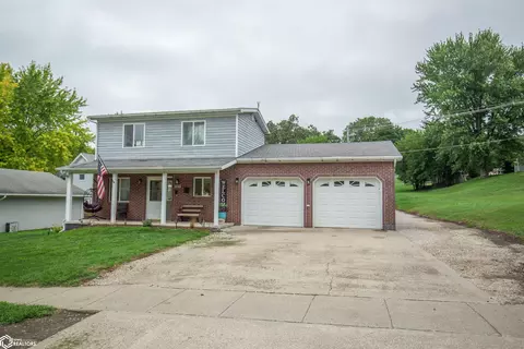109 E Grove St, Algona, IA 50511