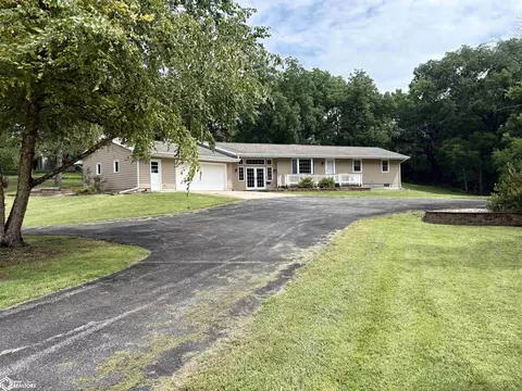 945 S 4th St, Forest City, IA 50436