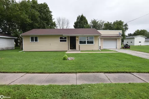 111 10th Ave SE, Clarion, IA 50525