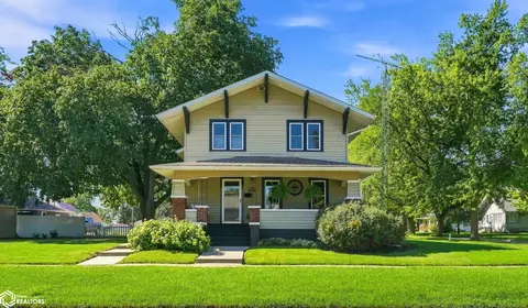 105 E Pleasant Valley St, Sigourney, IA 52591