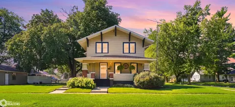 105 E Pleasant Valley St, Sigourney, IA 52591