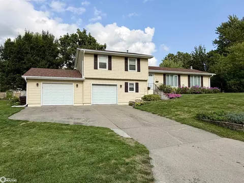 312 N 17th St, Chariton, IA 50049