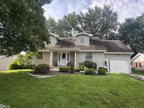 125 Maple Dr, Mediapolis, IA 52637