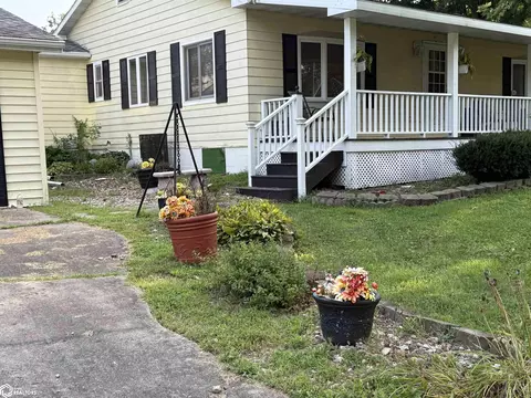 1306 S Ferry St, Ottumwa, IA 52501