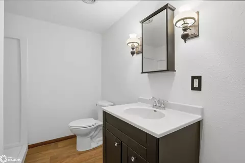 Bath - 936 E County Rd 1450, Hamilton, IL 62341 photo 2 of 3
