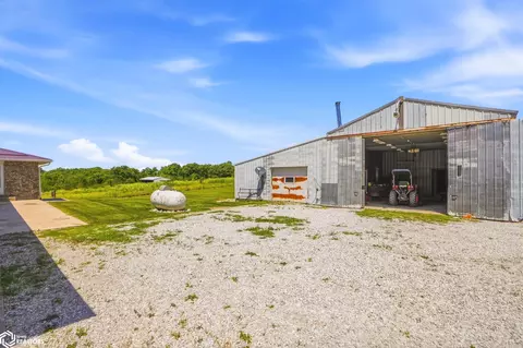 Exterior - 936 E County Rd 1450, Hamilton, IL 62341 photo 5 of 9