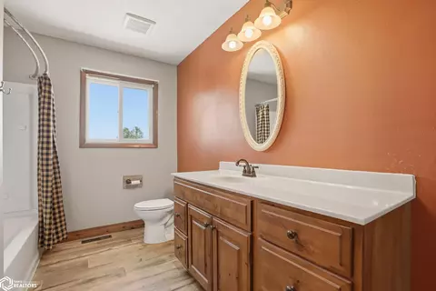 Bath - 936 E County Rd 1450, Hamilton, IL 62341 photo 1 of 3
