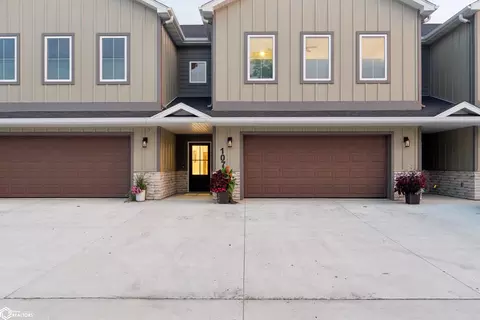 107 Stonebrook Ct, Clear Lake, IA 50428