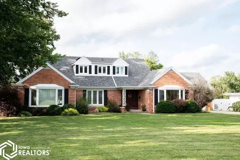 5 Raynan Dr, Ottumwa, IA 52501