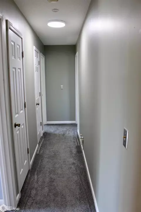 Entry Way - 1406 E 17th St, Atlantic, IA 50022 photo 6 of 9