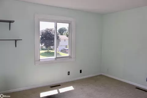 Bedroom - 1406 E 17th St, Atlantic, IA 50022 photo 4 of 6