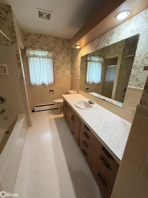 Bath - 23 19th Ave NE, Hampton, IA 50441 photo 1 of 5