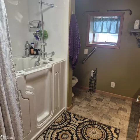 Bath - 303 E Walnut, Eldon, IA 52554 photo 1 of 2