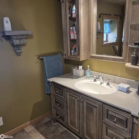 Bath - 303 E Walnut, Eldon, IA 52554 photo 2 of 2