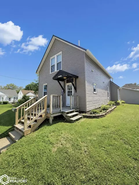 1301 Birdie St, Burlington, IA 52601