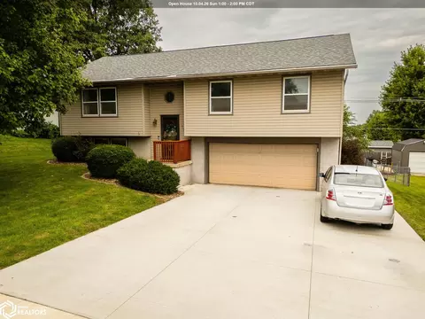 702 Newcastle Rd, Marshalltown, IA 50158