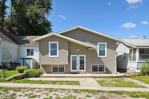603 S 4th St, Burlington, IA 52601