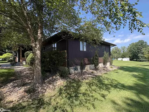 Exterior - 1209 E Grant St, Centerville, IA 52544 photo 4 of 14