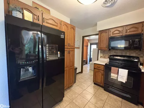 Kitchen - 1209 E Grant St, Centerville, IA 52544 photo 4 of 4