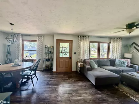 Entry Way - 602 E 18th St, Atlantic, IA 50022 photo 1 of 2