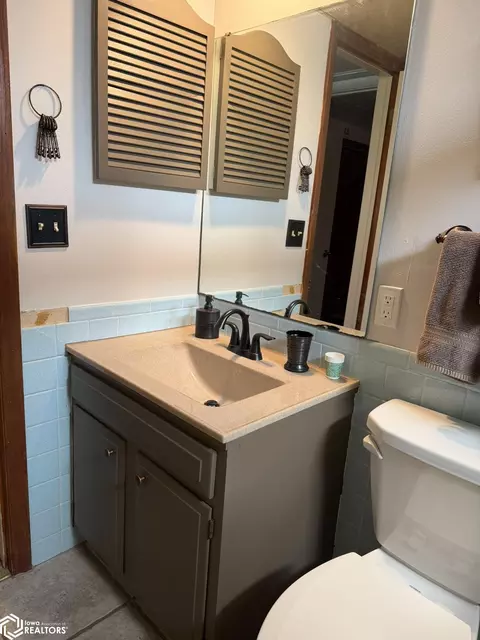 Bath - 1010 E 13th St, Atlantic, IA 50022 photo 5 of 5