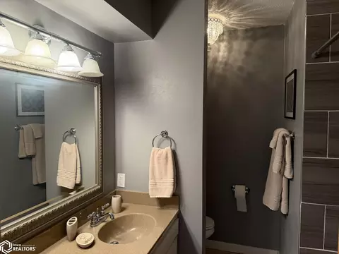 Bath - 1010 E 13th St, Atlantic, IA 50022 photo 1 of 5
