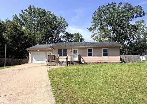 1604 Southview Cir, Fairfield, IA 52556