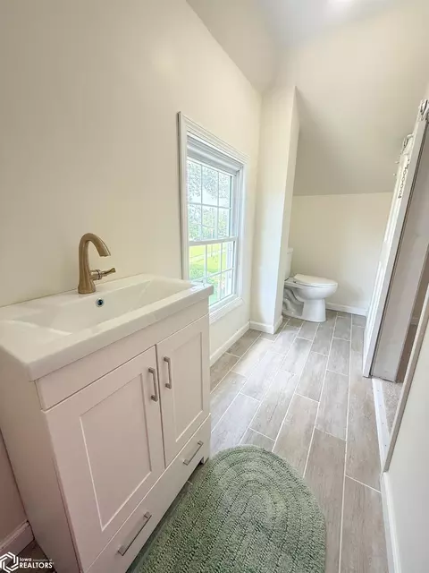 Bath - 716 1st Ave NE, Hampton, IA 50441 photo 3 of 3