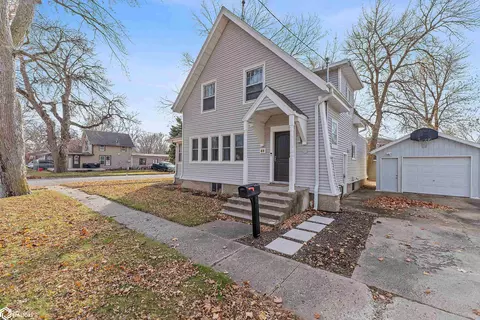 17 S 13th St, Clear Lake, IA 50428