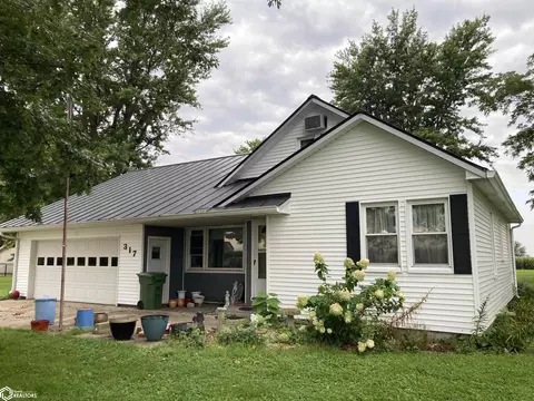 317 N Main St, Danville, IA 52623