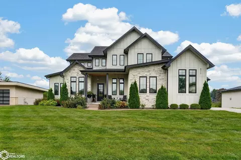 3717 Autumn Sage Cir, Norwalk, IA 50211
