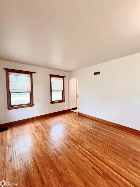 Living - 1415 E State St, Algona, IA 50511 photo 2 of 3
