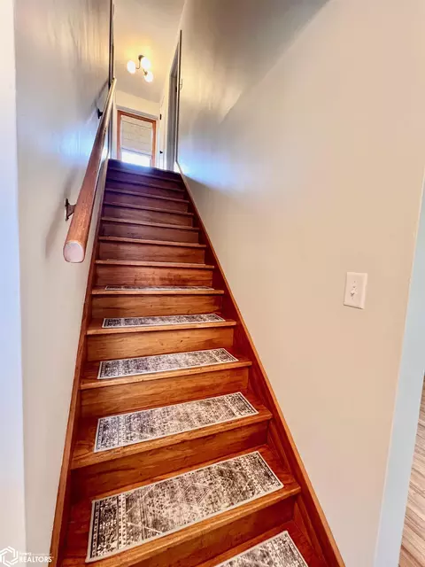 Entry Way - 1415 E State St, Algona, IA 50511 photo 4 of 5