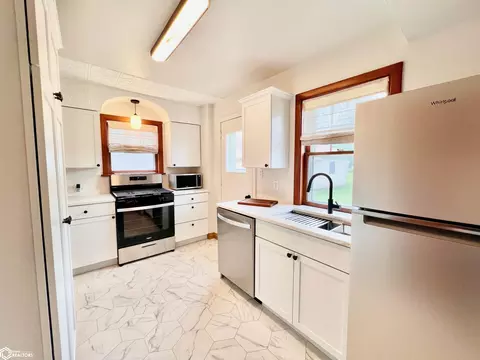 Kitchen - 1415 E State St, Algona, IA 50511 photo 3 of 5