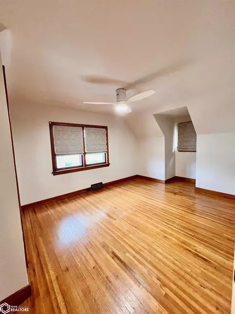Bedroom - 1415 E State St, Algona, IA 50511 photo 2 of 5
