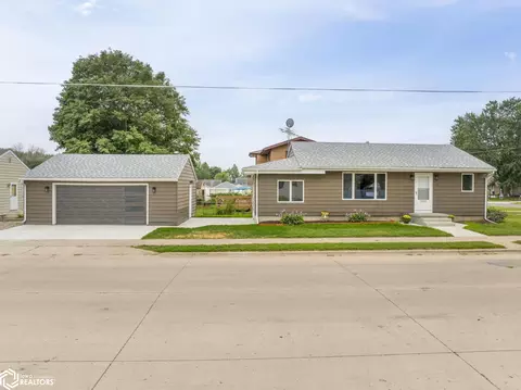 241 27th St SW, Mason City, IA 50401
