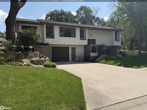 15429 Bayside Ave, Clear Lake, IA 50428