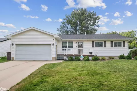 2011 Wardview Rd, Marshalltown, IA 50158